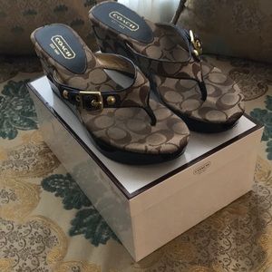 Women's Coach Sandal Size 8.5 M - Q285